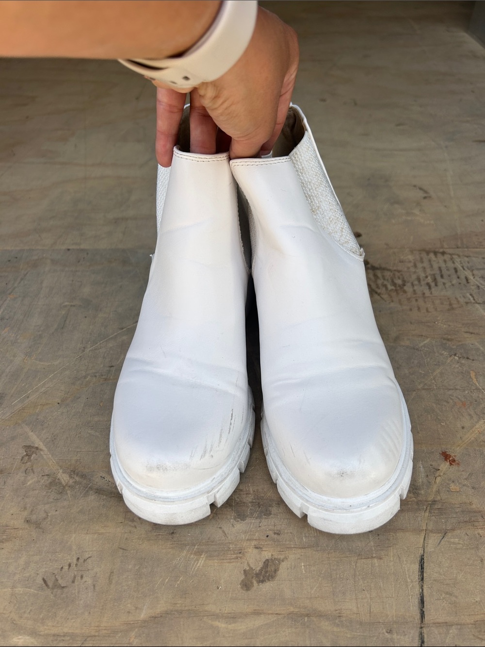 Soda White Chunky-Heel Chelsea Boots